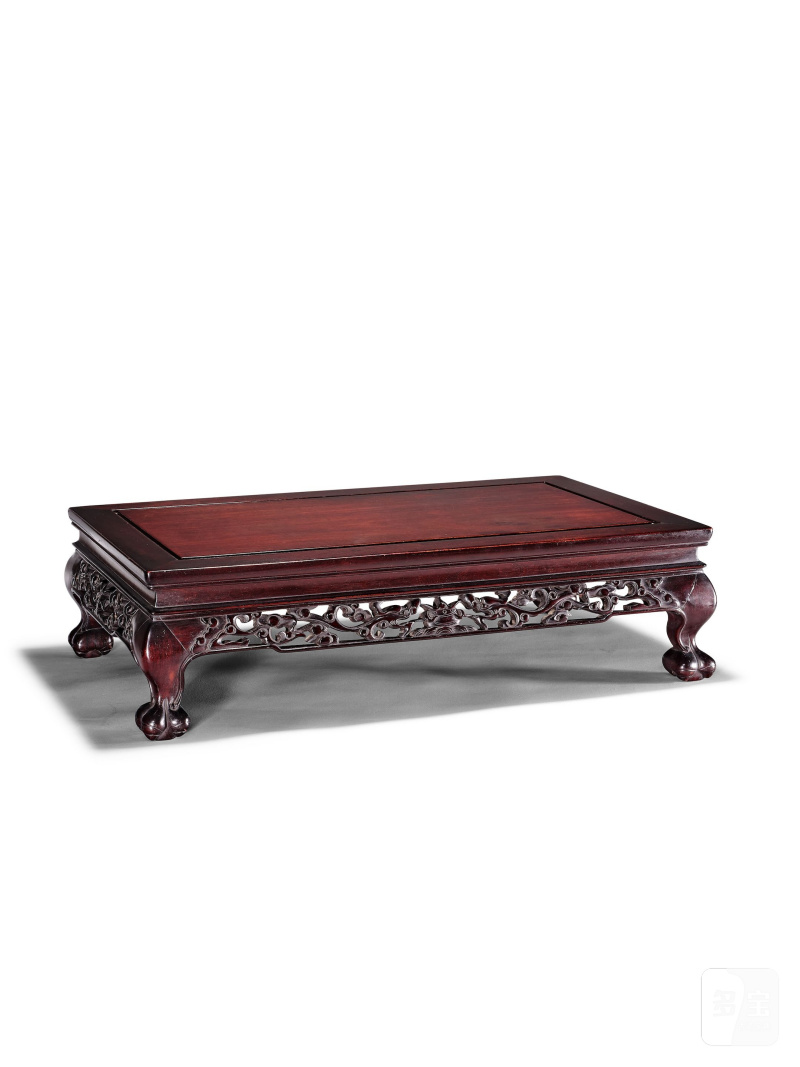 硬木書卷式几 及 硬木龍紋炕几式座 | A HARDWOOD SCROLL-FORM STAND AND A CARVED HARDWOOD 'DRAGON' STAND - 图10
